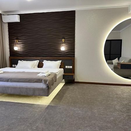 Grand Way Hotel ทาราซ ภายนอก รูปภาพ