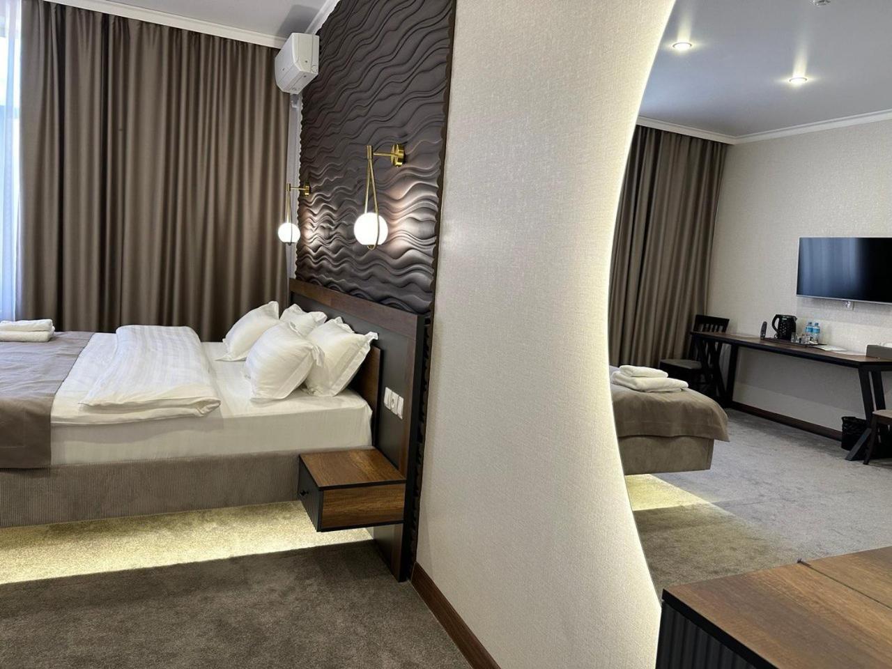 Grand Way Hotel ทาราซ ภายนอก รูปภาพ