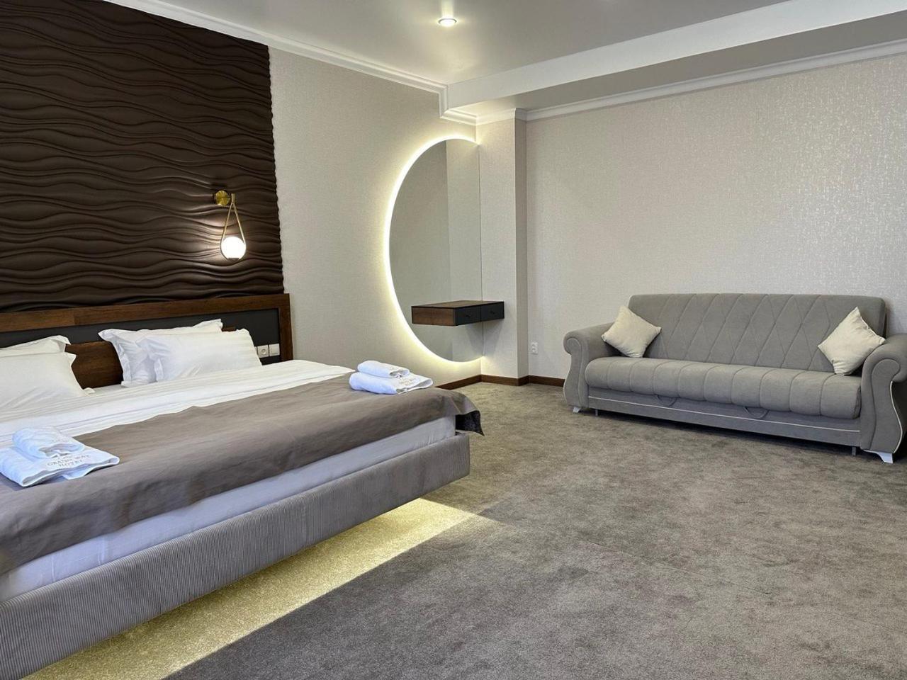 Grand Way Hotel ทาราซ ภายนอก รูปภาพ